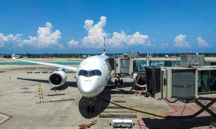 top 10 biggest airports in India